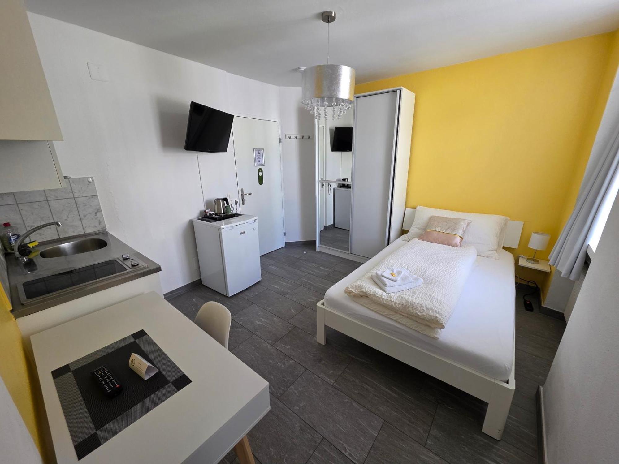 Hotel Surselva クール エクステリア 写真